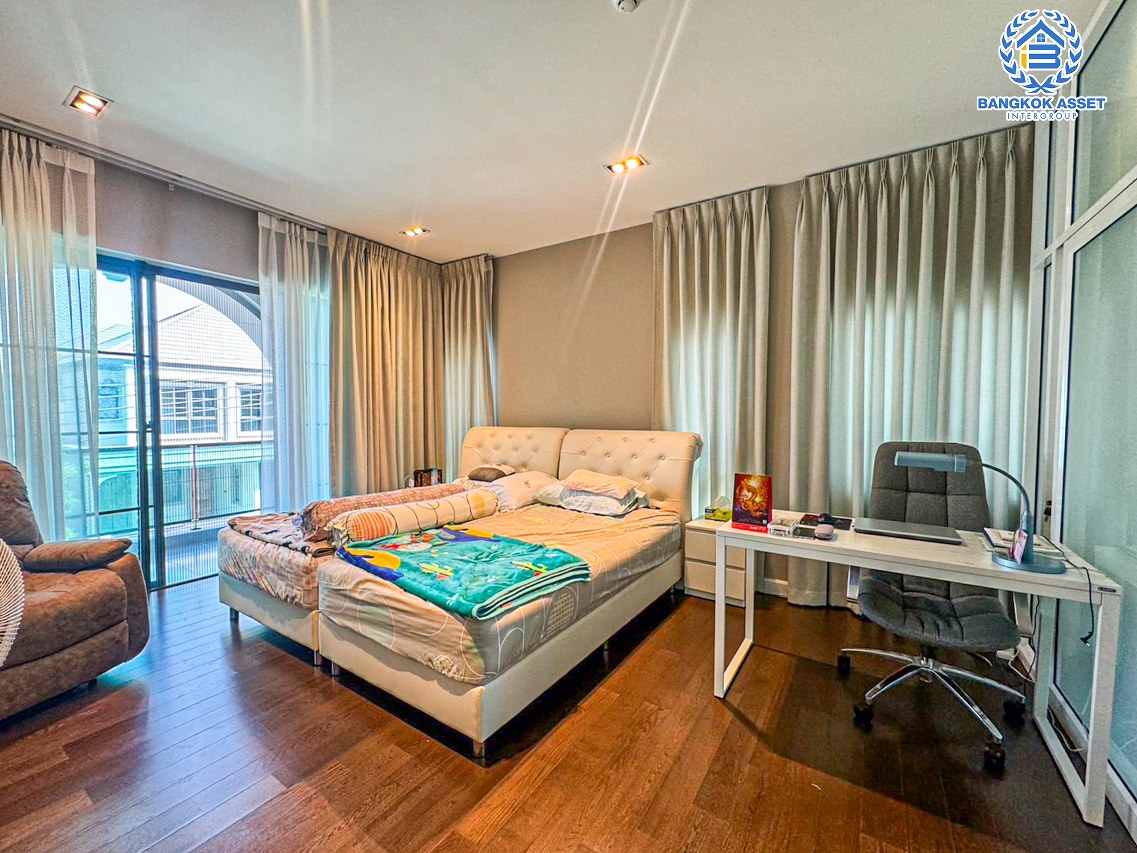 *****บ้านเดี่ยวมือสองนนทบุรี โครงการ บางกอกบูเลอวาร์ด ซิกเนเจอร์ ประชาชื่น เนื้อที่กว้างเกือบ 54 ตร.ว. ฟังก์ชัน 4 ห้องนอน 4 ห้องน้ำ 2 ที่จอดรถ บ้านสภาพสวยมาก มีความเป็นส่วนตัวสูง บนทำเลดี เชื่อมต่อ ถนนติวานนท์, ถนนงามวงศ์วาน ใกล้รถไฟฟ้าสายสีชมพู "สถานีสามัคคี" และทางด่วน "ศรีรัช"