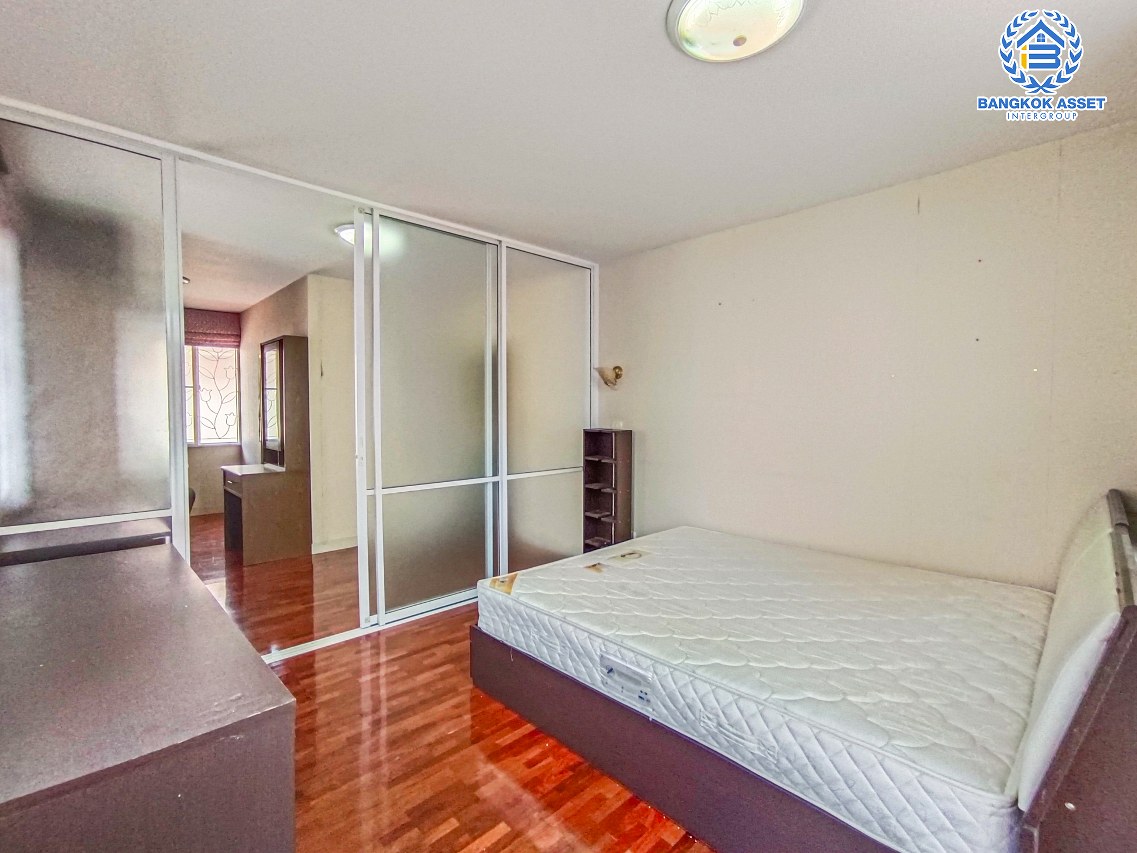 *****บ้านเดี่ยวมือสองนนทบุรี โครงการ ภัสสร7 บางกรวย-ไทรน้อย หลังมุม เนื้อที่กว้าง 52.7 ตร.ว. ฟังก์ชัน 4 ห้องนอน 3 ห้องน้ำ 2 ที่จอดรถ แถมฟรี! 4 เครื่องปรับอากาศ 2 เครื่องทำน้ำอุ่น 1 เครื่องดูดควัน บนทำเลเดินทางสะดวก เชื่อมต่อ ถนนรัตนาธิเบศร์ ใกล้รถไฟฟ้าสายสีม่วง "สถานีบางพลู" และทางด่วน "ศรีรัช" จองเลย