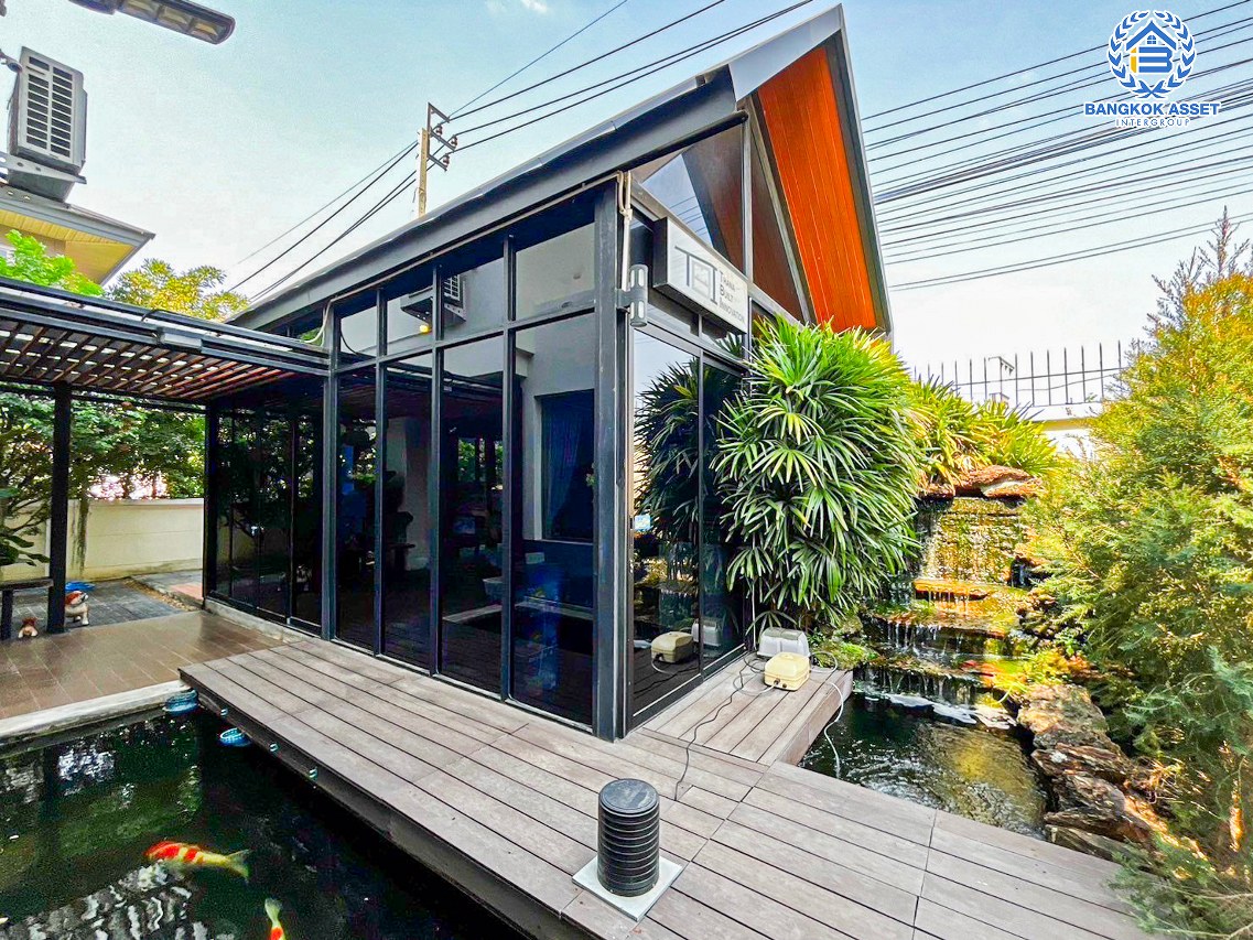 *****บ้านเดี่ยวมือสองนนทบุรี โครงการ เพอร์เฟค มาสเตอร์พีซ แจ้งวัฒนะ หลังมุม เนื้อที่กว้างขวางถึง 98.5 ตร.ว. ฟังก์ชัน 4 ห้องนอน 4 ห้องน้ำ 2 ที่จอดรถ มีอาคารโครงสร้างแยกจากตัวบ้าน ทำออฟฟิศได้ บรรยากาศสงบ บนทำเลตรงข้ามโรงเรียน SISB เชื่อมต่อ ถ.ราชพฤกษ์, ถ.บางกรวย-กรุงเทพ ใกล้รถไฟฟ้าสายสีชมพู "สถานีห้าแยกปากเกร็ด" และทางด่วน "แจ้งวัฒนะ" จองเลย!