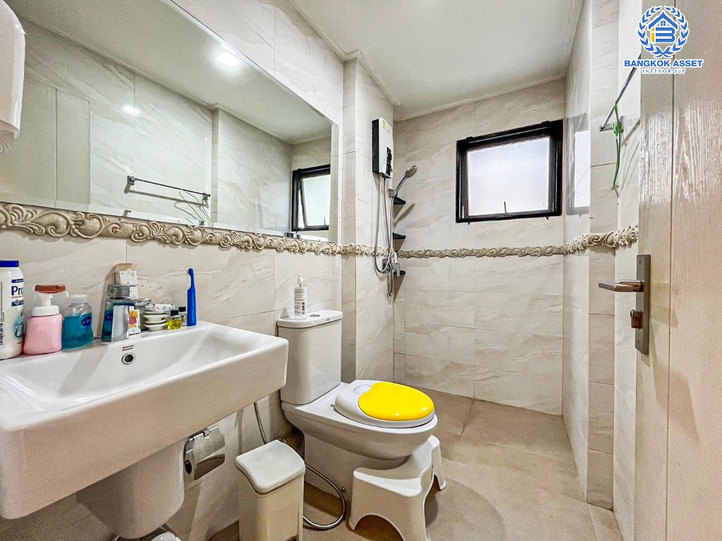 *****บ้านเดี่ยวมือสองนนทบุรี โครงการ เวนิว พระราม5-2 เนื้อที่กว้างมากถึง 67.1 ตร.ว. ฟังก์ชัน 4 ห้องนอน 3 ห้องน้ำ 2 ที่จอดรถ บ้านสภาพสวยทั้งภายนอก และภายใน น่าอยู่สุดๆ บนทำเลเยี่ยม เชื่อมต่อถนนนครอินทร์ ใกล้รถไฟฟ้าสายสีม่วง "สถานีแยกติวานนท์" จองเลย!