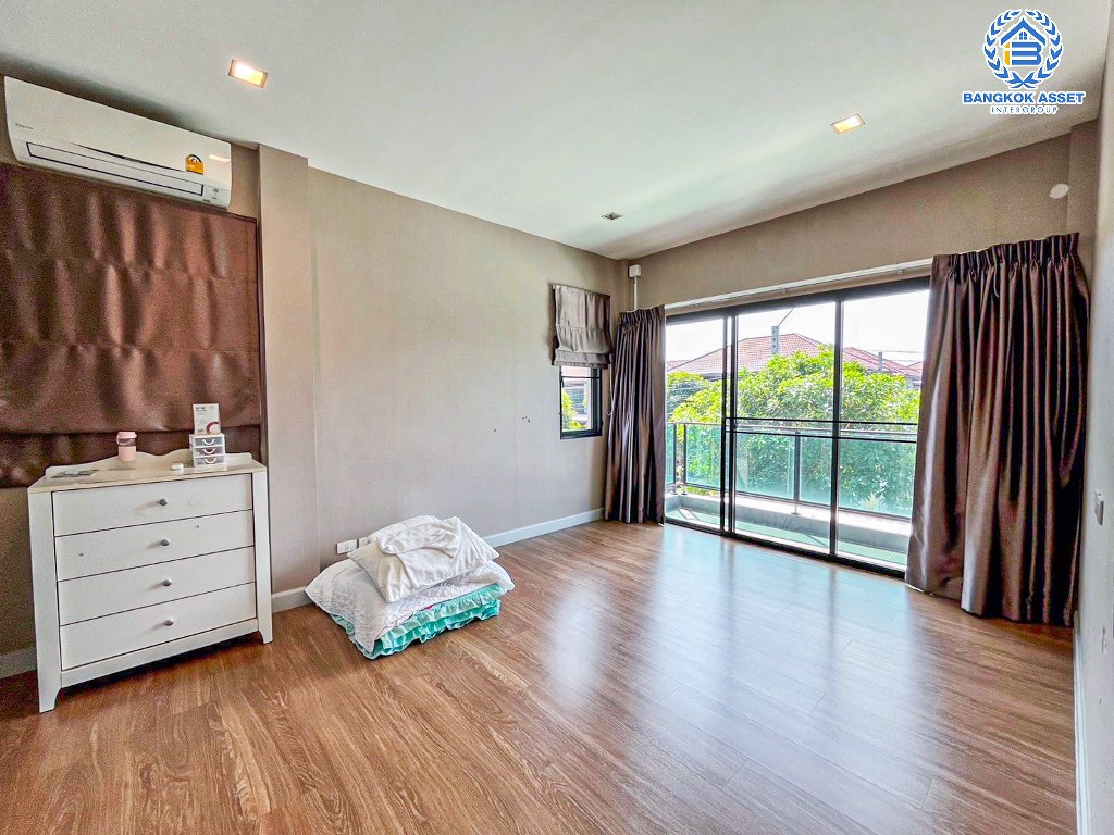 *****บ้านเดี่ยวมือสองนนทบุรี โครงการ เวนิว พระราม5-2 เนื้อที่กว้างมากถึง 67.1 ตร.ว. ฟังก์ชัน 4 ห้องนอน 3 ห้องน้ำ 2 ที่จอดรถ บ้านสภาพสวยทั้งภายนอก และภายใน น่าอยู่สุดๆ บนทำเลเยี่ยม เชื่อมต่อถนนนครอินทร์ ใกล้รถไฟฟ้าสายสีม่วง "สถานีแยกติวานนท์" จองเลย!