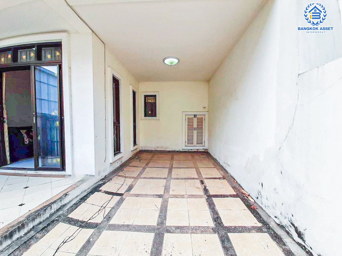 *****ทาวน์เฮ้าส์มือสองนนทบุรี โครงการ ทิพย์พิมาน บ้านริมคลอง เนื้อที่กว้าง 21 ตร.ว. ฟังก์ชัน 4 ห้องนอน 2 ห้องน้ำ บ้านสภาพดี บนทำเลเดินทางเข้า-ออกได้หลายทาง เชื่อมต่อ ถนนกาญจนาภิเษก, ถนนนครอินทร์ ใกล้รถไฟฟ้ารถไฟฟ้าสายสีม่วง "สถานีคลองบางไผ่" และทางด่วน "กาญจนาภิเษก" ราคาถูกสุดในย่านนี้