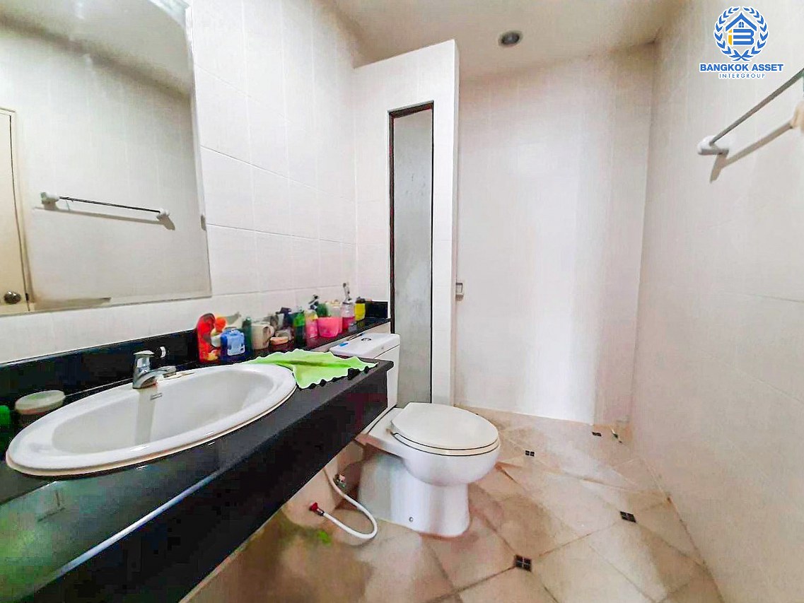 *****ทาวน์เฮ้าส์มือสองนนทบุรี โครงการ ทิพย์พิมาน บ้านริมคลอง เนื้อที่กว้าง 21 ตร.ว. ฟังก์ชัน 4 ห้องนอน 2 ห้องน้ำ บ้านสภาพดี บนทำเลเดินทางเข้า-ออกได้หลายทาง เชื่อมต่อ ถนนกาญจนาภิเษก, ถนนนครอินทร์ ใกล้รถไฟฟ้ารถไฟฟ้าสายสีม่วง "สถานีคลองบางไผ่" และทางด่วน "กาญจนาภิเษก" ราคาถูกสุดในย่านนี้