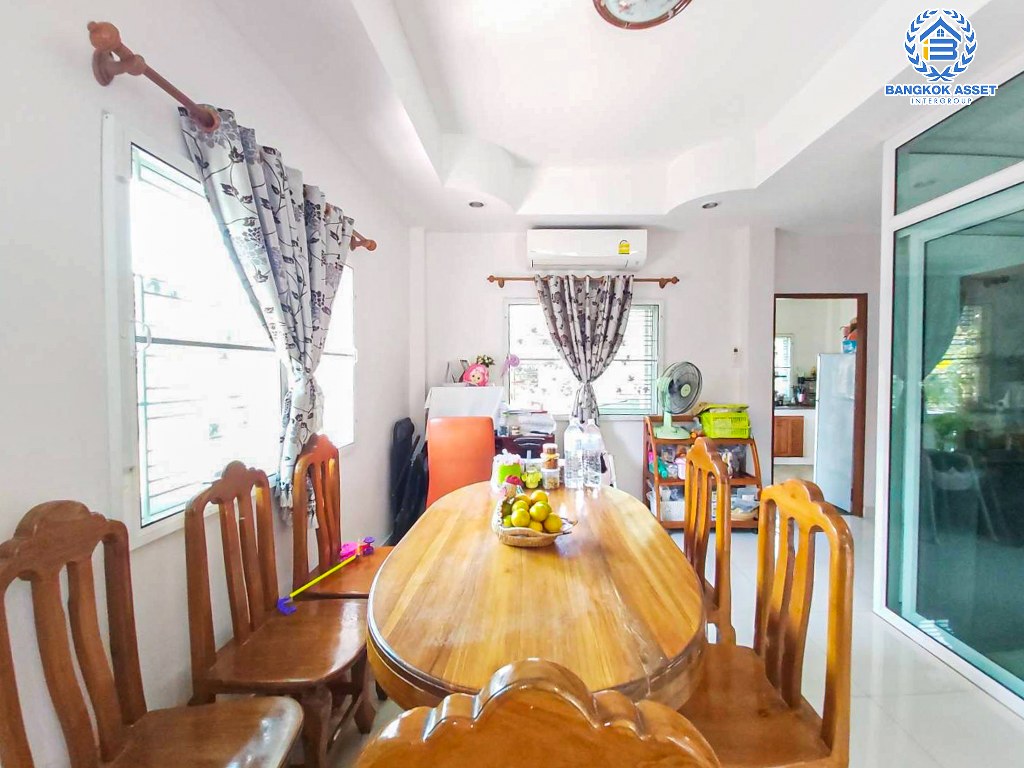 *****บ้านเดี่ยวมือสอง ซอยสุวรรณนิคม เนื้อที่ 200 ตร.ว. ฟังก์ชัน 3 ห้องนอน 2 ห้องน้ำ 4 ที่จอดรถ บ้านสภาพดีเยี่ยม ได้เนื้อที่กว้างขวาง มีความเป็นส่วนตัว โครงการบนทำเลเดินทางสะดวก เชื่อมต่อถนนกาญจนาภิเษก ถนนบางกรวย-ไทรน้อย ถนนบ้านกล้วย-ไทรน้อย ใกล้ห้างสรรพสินค้าบิ๊กซี ไทรน้อย