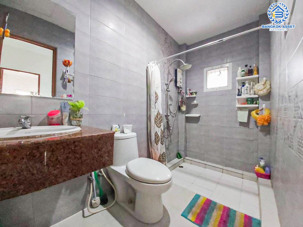 *****บ้านเดี่ยวมือสอง ซอยสุวรรณนิคม เนื้อที่ 200 ตร.ว. ฟังก์ชัน 3 ห้องนอน 2 ห้องน้ำ 4 ที่จอดรถ บ้านสภาพดีเยี่ยม ได้เนื้อที่กว้างขวาง มีความเป็นส่วนตัว โครงการบนทำเลเดินทางสะดวก เชื่อมต่อถนนกาญจนาภิเษก ถนนบางกรวย-ไทรน้อย ถนนบ้านกล้วย-ไทรน้อย ใกล้ห้างสรรพสินค้าบิ๊กซี ไทรน้อย