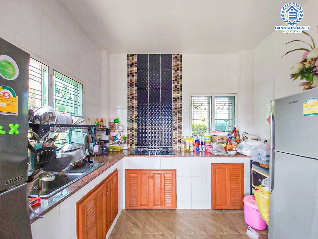 *****บ้านเดี่ยวมือสอง ซอยสุวรรณนิคม เนื้อที่ 200 ตร.ว. ฟังก์ชัน 3 ห้องนอน 2 ห้องน้ำ 4 ที่จอดรถ บ้านสภาพดีเยี่ยม ได้เนื้อที่กว้างขวาง มีความเป็นส่วนตัว โครงการบนทำเลเดินทางสะดวก เชื่อมต่อถนนกาญจนาภิเษก ถนนบางกรวย-ไทรน้อย ถนนบ้านกล้วย-ไทรน้อย ใกล้ห้างสรรพสินค้าบิ๊กซี ไทรน้อย