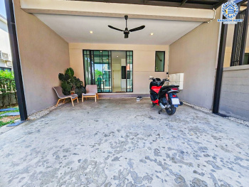 *****ทาวน์เฮ้าส์มือสองนนทบุรี โครงการ ชวนชื่นทาวน์ ชัยพฤกษ์-แจ้งวัฒนะ เนื้อที่กว้างขวางถึง 30.7 ตร.ว. ฟังก์ชัน 4 ห้องนอน 3 ห้องน้ำ 2 ที่จอดรถ บ้านสภาพสวย น่าอยู่มาก บนทำเลแห่งการเดินทาง เชื่อมต่อหลายเส้นทาง ได้แก่ ถ.แจ้งวัฒนะ, ถ.ชัยพฤกษ์, ถ.ราชพฤกษ์, ถ.กาญจนาภิเษก