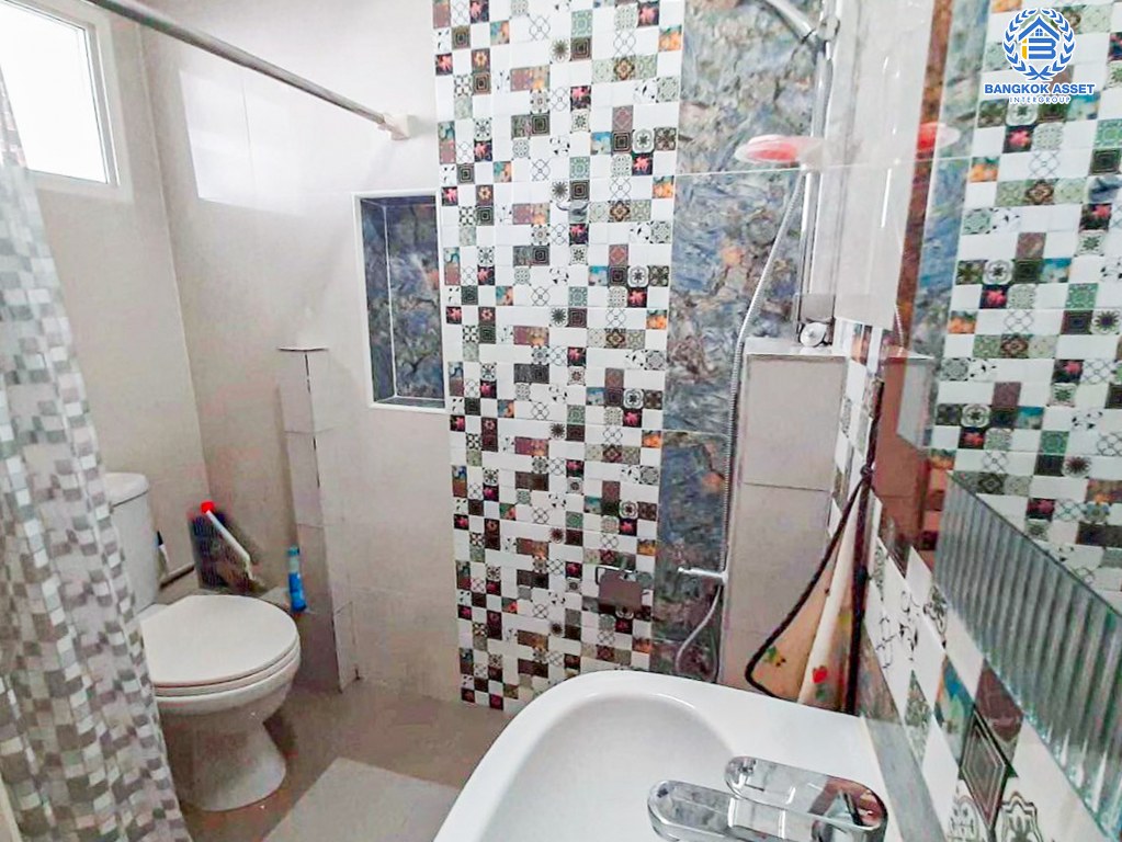 *****ทาวน์เฮ้าส์มือสอง โครงการ โกลเด้นทาวน์ วงศ์สว่าง-แคราย หลังมุม เนื้อที่ 23.70 ตร.ว. ฟังก์ชัน 4 ห้องนอน 2 ห้องน้ำ สภาพใหม่ บรรยากาศโครงการเงียบสงบ บนทำเลเดินทางสะดวก เชื่อมต่อถนนเลี่ยงเมืองนนท์ ถนนประชาราษฏร์ ถนนนนทบุรี ใกล้รถไฟฟ้าสายสีม่วง "สถานีแยกนนทบุรี1" และจุดขึ้นทางด่วน "ศรีรัช"