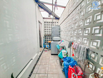 *****ทาวน์เฮ้าส์มือสอง โครงการ โกลเด้นทาวน์ วงศ์สว่าง-แคราย หลังมุม เนื้อที่ 23.70 ตร.ว. ฟังก์ชัน 4 ห้องนอน 2 ห้องน้ำ สภาพใหม่ บรรยากาศโครงการเงียบสงบ บนทำเลเดินทางสะดวก เชื่อมต่อถนนเลี่ยงเมืองนนท์ ถนนประชาราษฏร์ ถนนนนทบุรี ใกล้รถไฟฟ้าสายสีม่วง "สถานีแยกนนทบุรี1" และจุดขึ้นทางด่วน "ศรีรัช"