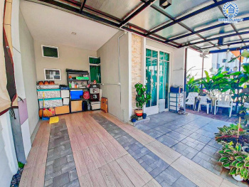 *****ทาวน์เฮ้าส์มือสอง โครงการ โกลเด้นทาวน์ วงศ์สว่าง-แคราย หลังมุม เนื้อที่ 23.70 ตร.ว. ฟังก์ชัน 4 ห้องนอน 2 ห้องน้ำ สภาพใหม่ บรรยากาศโครงการเงียบสงบ บนทำเลเดินทางสะดวก เชื่อมต่อถนนเลี่ยงเมืองนนท์ ถนนประชาราษฏร์ ถนนนนทบุรี ใกล้รถไฟฟ้าสายสีม่วง "สถานีแยกนนทบุรี1" และจุดขึ้นทางด่วน "ศรีรัช"