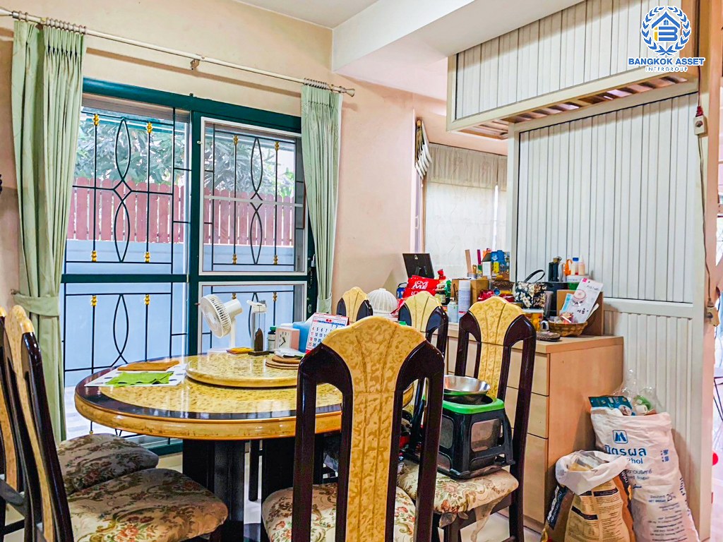 *****บ้านเดี่ยวมือสอง โครงการ พฤกษ์ลดา1 วงแหวน-รัตนาธิเบศร์ จาก L&H เนื้อที่ 50 ตร.ว. ฟังก์ชัน 3 ห้องนอน 2 ห้องน้ำ 2 ที่จอดรถ แถมฟรี! เครื่องปรับอากาศ โครงการบนทำเลเดินทางสะดวก เชื่อมต่อถนนบางกรวย-ไทรน้อย ถนนคลองถนน ถนนกาญจนาภิเษก ใกล้รถไฟฟ้าสายสีม่วง "สถานีคลองบางไผ่"