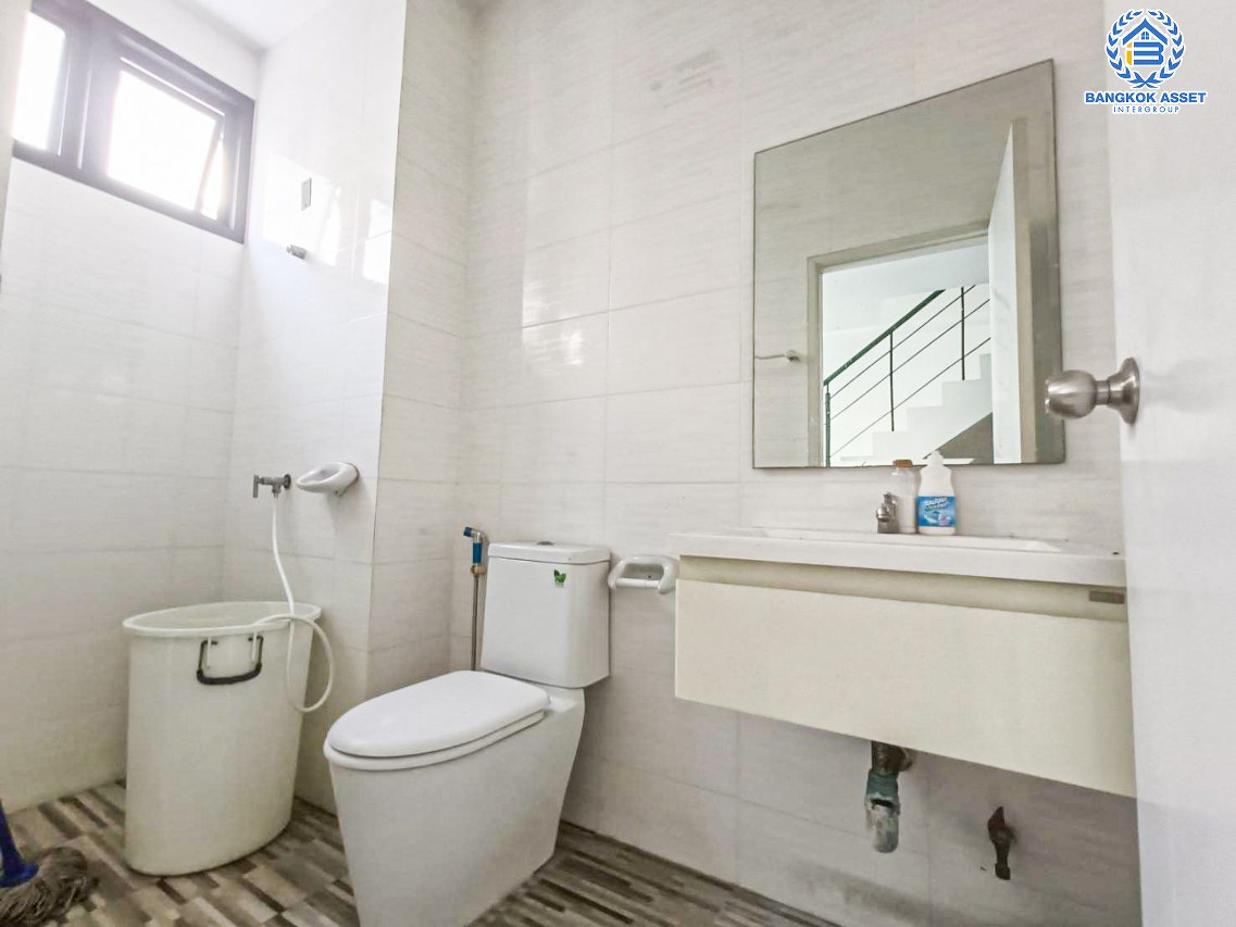 *****อาคารพาณิชย์ 3 ชั้นมือสองกรุงเทพมหานคร อาคารพาณิชย์ ตลาด เอ.ซี สายไหม เนื้อที่ 17.5 ตร.ว. ฟังก์ชัน 4 ห้องนอน 3 ห้องน้ำ ขายบ้านพร้อมธุรกิจซักผ้า แถมฟรี! 2 เครื่องปรับอากาศ ปั๊มน้ำพร้อมแทงค์น้ำ บนทำเลเดินทางสะดวก ใกล้รถไฟฟ้าสายสีเขียว "สถานีพิพิธภัณฑ์กองทัพอากาศ"