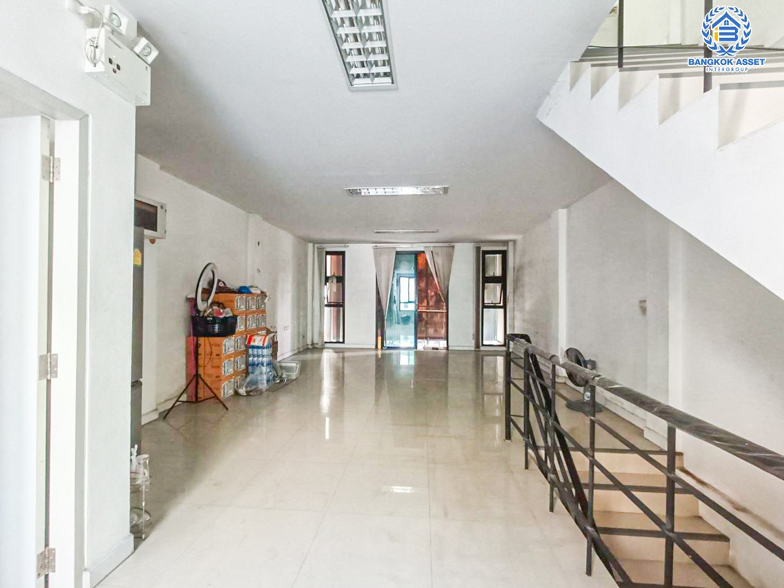 *****อาคารพาณิชย์ 3 ชั้นมือสองกรุงเทพมหานคร อาคารพาณิชย์ ตลาด เอ.ซี สายไหม เนื้อที่ 17.5 ตร.ว. ฟังก์ชัน 4 ห้องนอน 3 ห้องน้ำ ขายบ้านพร้อมธุรกิจซักผ้า แถมฟรี! 2 เครื่องปรับอากาศ ปั๊มน้ำพร้อมแทงค์น้ำ บนทำเลเดินทางสะดวก ใกล้รถไฟฟ้าสายสีเขียว "สถานีพิพิธภัณฑ์กองทัพอากาศ"