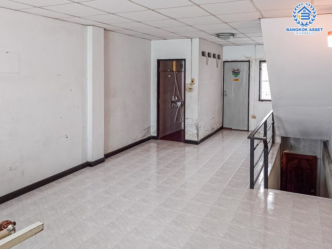 *****ทาวน์โฮม 3 ชั้นมือสองนนทบุรี หมู่บ้าน สมชายพัฒนา บางกรวย-ไทรน้อย เนื้อที่ 17.1 ตร.ว. ฟังก์ชัน 3 ห้องนอน 3 ห้องน้ำ 1 ที่จอดรถ บ้านที่เหมาะแก่การค้าขาย บนทำเลดี เชื่อมต่อ ถนนบางกรวย-ไทรน้อย, ถนนนครอินทร์, ถนนราชพฤกษ์ ในราคาคุ้มสุดๆ