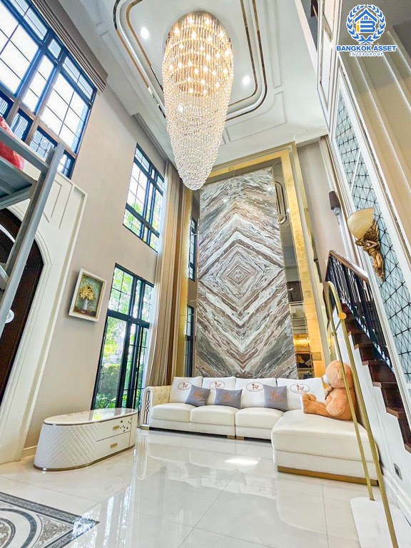 *****บ้านเดี่ยวมือสอง โครงการ เดอะพาลาซโซ่ ปิ่นเกล้า เนื้อที่ 115.60 ตร.ว. ฟังก์ชัน 4 ห้องนอน 5 ห้องน้ำ 3 ที่จอดรถ ตกแต่งหรูหรา พร้อมสระว่ายน้ำส่วนตัว พร้อมอยู่ โครงการบนทำเลเดินทางสะดวก เชื่อมต่อถนนพุทธมณฑลสาย2 ถนนสิรินธร ใกล้ห้างสรรพสินค้า เซ็นทรัล ปิ่นเกล้า และทางแยกยกระดับบรมราชชนนี