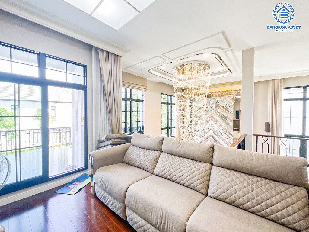 *****บ้านเดี่ยวมือสอง โครงการ เดอะพาลาซโซ่ ปิ่นเกล้า เนื้อที่ 115.60 ตร.ว. ฟังก์ชัน 4 ห้องนอน 5 ห้องน้ำ 3 ที่จอดรถ ตกแต่งหรูหรา พร้อมสระว่ายน้ำส่วนตัว พร้อมอยู่ โครงการบนทำเลเดินทางสะดวก เชื่อมต่อถนนพุทธมณฑลสาย2 ถนนสิรินธร ใกล้ห้างสรรพสินค้า เซ็นทรัล ปิ่นเกล้า และทางแยกยกระดับบรมราชชนนี