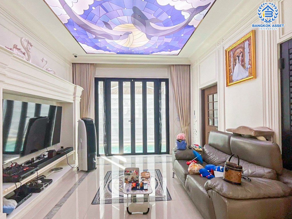 *****บ้านเดี่ยวมือสอง โครงการ เดอะพาลาซโซ่ ปิ่นเกล้า เนื้อที่ 115.60 ตร.ว. ฟังก์ชัน 4 ห้องนอน 5 ห้องน้ำ 3 ที่จอดรถ ตกแต่งหรูหรา พร้อมสระว่ายน้ำส่วนตัว พร้อมอยู่ โครงการบนทำเลเดินทางสะดวก เชื่อมต่อถนนพุทธมณฑลสาย2 ถนนสิรินธร ใกล้ห้างสรรพสินค้า เซ็นทรัล ปิ่นเกล้า และทางแยกยกระดับบรมราชชนนี