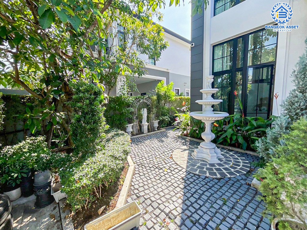 *****บ้านเดี่ยวมือสอง โครงการ เดอะพาลาซโซ่ ปิ่นเกล้า เนื้อที่ 115.60 ตร.ว. ฟังก์ชัน 4 ห้องนอน 5 ห้องน้ำ 3 ที่จอดรถ ตกแต่งหรูหรา พร้อมสระว่ายน้ำส่วนตัว พร้อมอยู่ โครงการบนทำเลเดินทางสะดวก เชื่อมต่อถนนพุทธมณฑลสาย2 ถนนสิรินธร ใกล้ห้างสรรพสินค้า เซ็นทรัล ปิ่นเกล้า และทางแยกยกระดับบรมราชชนนี