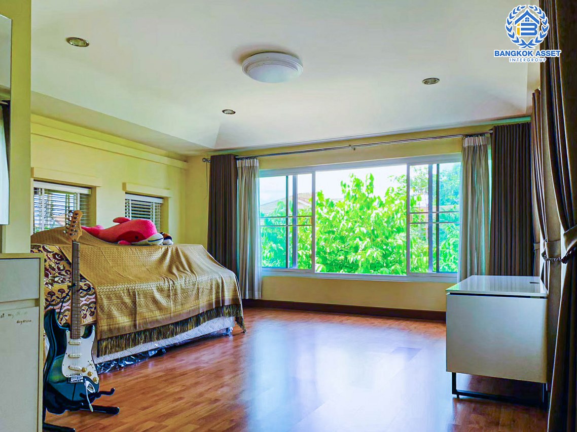 *****บ้านเดี่ยวมือสองนครปฐม โครงการ เสรีเพลส พุทธมณฑลสาย4 หลังมุม เนื้อที่ 110.9 ตร.ว. ฟังก์ชัน 5 ห้องนอน 6 ห้องน้ำ 4 ที่จอดรถ บ้านหลังใหญ่ สภาพดีพร้อมเข้าอยู่ บนทำเลเดินทางสะดวก เชื่อมต่อ ถ.พุทธมณฑลสาย4, ถ.เพชรเกษม ใกล้เซ็นทรัล ศาลายา และทางด่วน "เพชรเกษม-กาญจนาภิเษก"