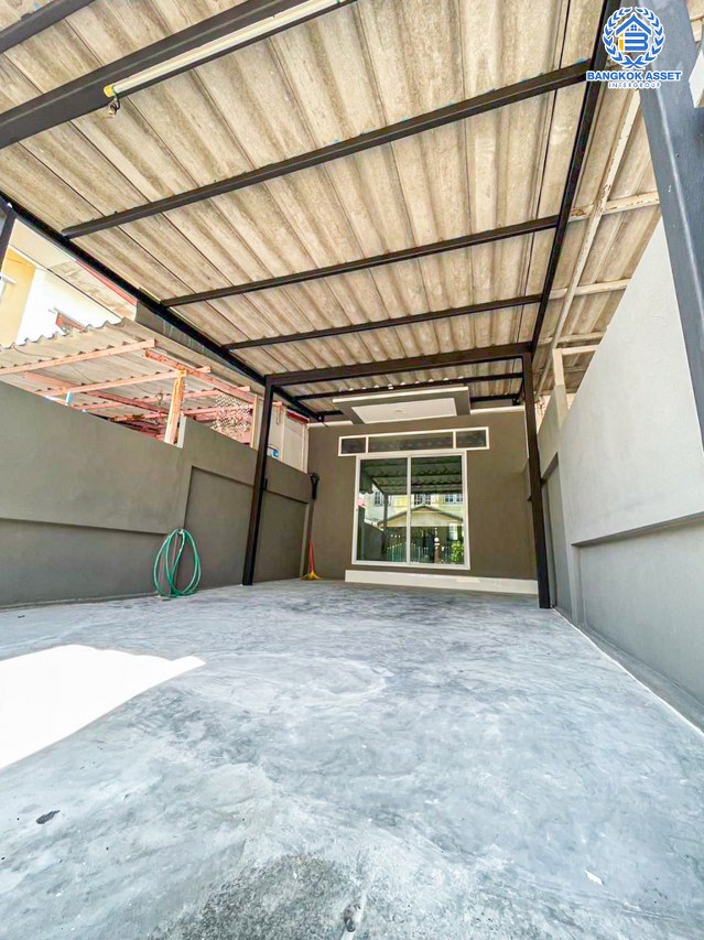 *****ทาวน์เฮ้าส์มือสองนนทบุรี หมู่บ้าน ร่มรื่นวิลล์6 กาญจนาภิเษก เนื้อที่กว้าง 20 ตร.ว. ฟังก์ชัน 2 ห้องนอน 2 ห้องน้ำ 1 ที่จอดรถ บ้านสภาพสวย พร้อมเข้าอยู่ บนทำเลแห่งการเดินทาง เชื่อมต่อ ถนนกาญจนาภิเษก, ถนนนครอินทร์ ใกล้จุดขึ้นทางด่วน "ศรีรัช" จองเลย!