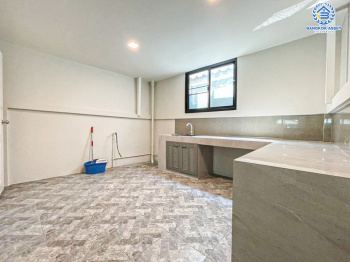 *****ทาวน์เฮ้าส์มือสองนนทบุรี หมู่บ้าน ร่มรื่นวิลล์6 กาญจนาภิเษก เนื้อที่กว้าง 20 ตร.ว. ฟังก์ชัน 2 ห้องนอน 2 ห้องน้ำ 1 ที่จอดรถ บ้านสภาพสวย พร้อมเข้าอยู่ บนทำเลแห่งการเดินทาง เชื่อมต่อ ถนนกาญจนาภิเษก, ถนนนครอินทร์ ใกล้จุดขึ้นทางด่วน "ศรีรัช" จองเลย!