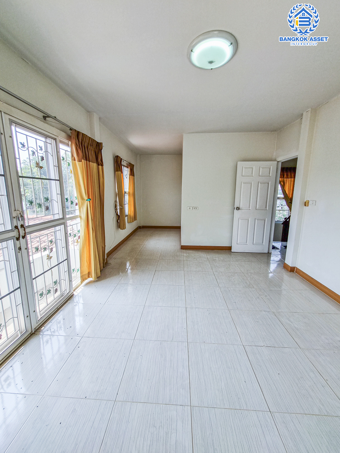 *****บ้านเดี่ยวมือสอง โครงการ ศุภาลัยวิลล์ วงแหวน-รัตนาธิเบศร์ เนื้อที่ 56 ตร.ว ฟังก์ชัน 3 ห้องนอน 2 ห้องน้ำ 2 ที่จอดรถ บนทำเลเชื่อมต่อถนนคลองถนน ถนนกาญจนาภิเษก ใกล้รถไฟฟ้าสายสีม่วง "คลองบางไผ่" และจุดขึ้นทางด่วน "กาญจนาภิเษก"