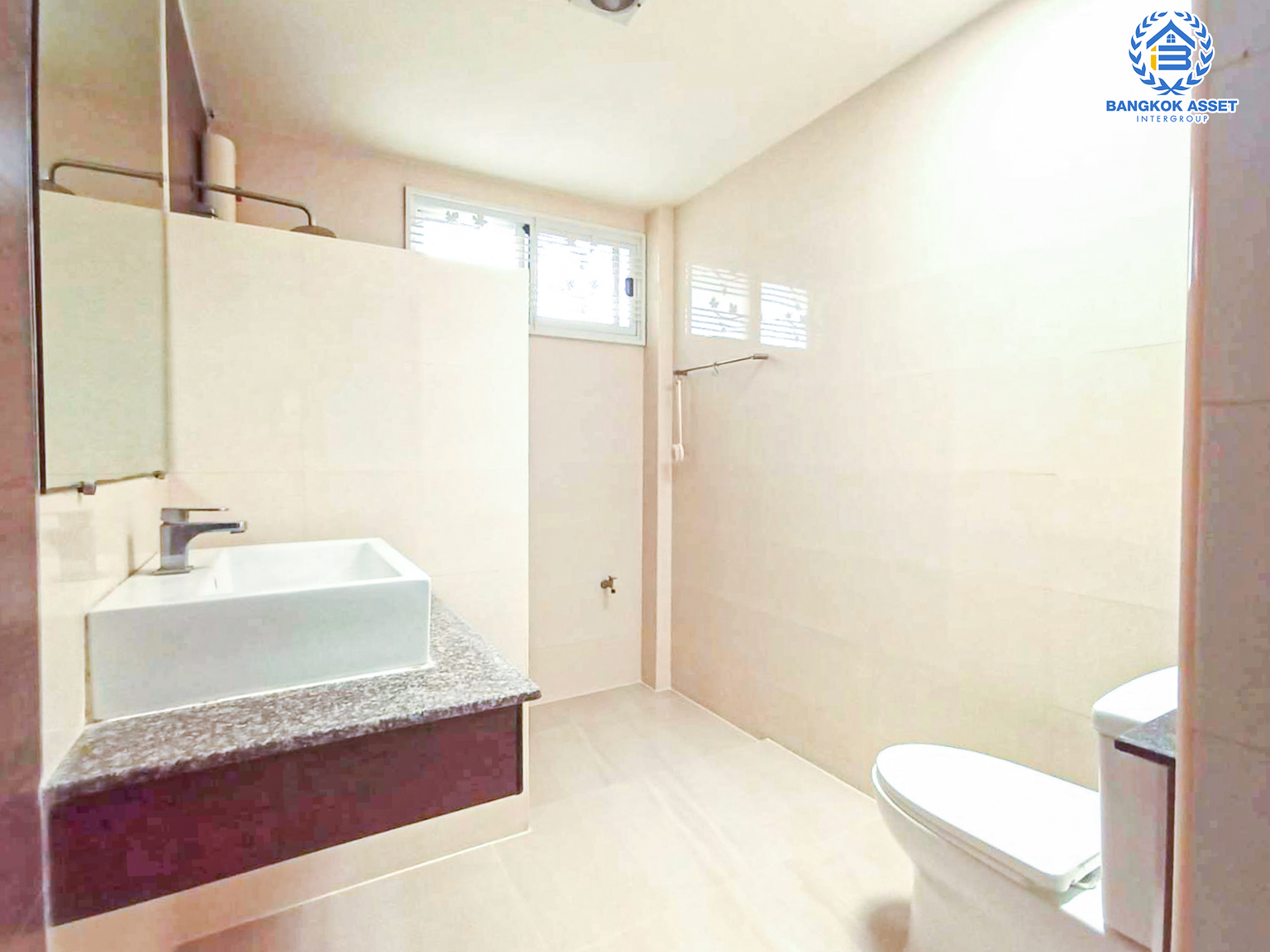 *****บ้านเดี่ยวมือสอง โครงการ ชัยพฤกษ์ วัดลาดปลาดุก เนื้อที่ 53 ตร.ว ฟังก์ชัน 5 ห้องนอน 2 ห้องน้ำ 1 ที่จอดรถ บ้านรีโนเวทใหม่พร้อมเข้าอยู่ บนทำเลเชื่อมต่อถนนกาญจนาภิเษก ใกล้รถไฟฟ้าสายสีม่วง "คลองบางไผ่" และจุดขึ้นทางด่วน "กาญจนาภิเษก"