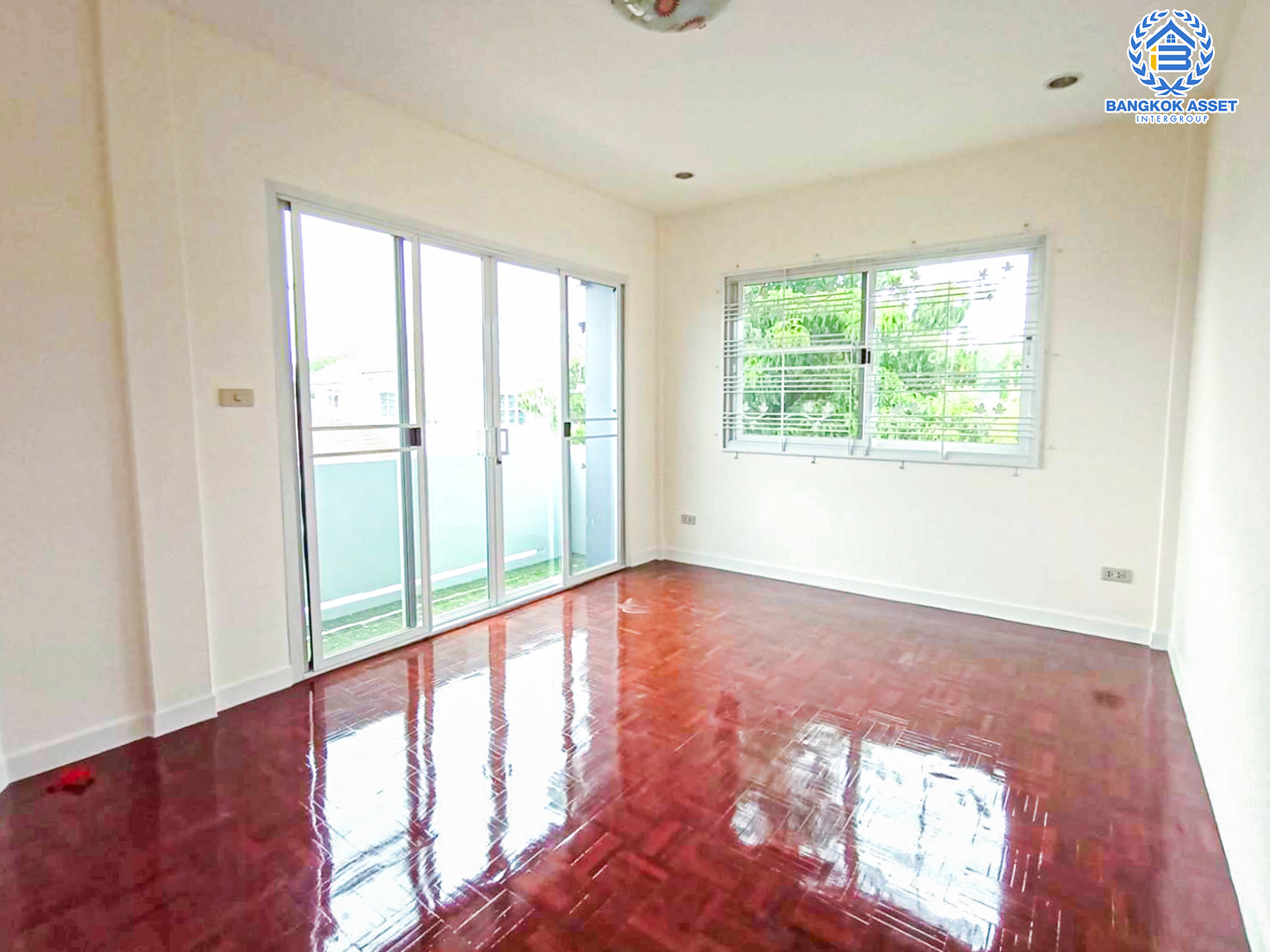 *****บ้านเดี่ยวมือสอง โครงการ ชัยพฤกษ์ วัดลาดปลาดุก เนื้อที่ 53 ตร.ว ฟังก์ชัน 5 ห้องนอน 2 ห้องน้ำ 1 ที่จอดรถ บ้านรีโนเวทใหม่พร้อมเข้าอยู่ บนทำเลเชื่อมต่อถนนกาญจนาภิเษก ใกล้รถไฟฟ้าสายสีม่วง "คลองบางไผ่" และจุดขึ้นทางด่วน "กาญจนาภิเษก"