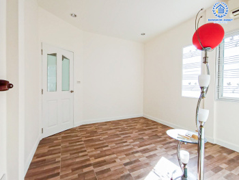 *****บ้านเดี่ยวมือสอง โครงการ ชัยพฤกษ์ วัดลาดปลาดุก เนื้อที่ 53 ตร.ว ฟังก์ชัน 5 ห้องนอน 2 ห้องน้ำ 1 ที่จอดรถ บ้านรีโนเวทใหม่พร้อมเข้าอยู่ บนทำเลเชื่อมต่อถนนกาญจนาภิเษก ใกล้รถไฟฟ้าสายสีม่วง "คลองบางไผ่" และจุดขึ้นทางด่วน "กาญจนาภิเษก"