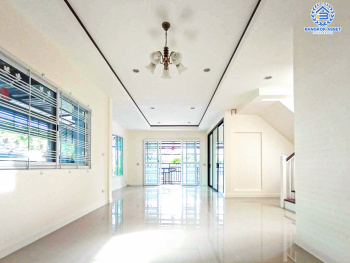 *****บ้านเดี่ยวมือสอง โครงการ ชัยพฤกษ์ วัดลาดปลาดุก เนื้อที่ 53 ตร.ว ฟังก์ชัน 5 ห้องนอน 2 ห้องน้ำ 1 ที่จอดรถ บ้านรีโนเวทใหม่พร้อมเข้าอยู่ บนทำเลเชื่อมต่อถนนกาญจนาภิเษก ใกล้รถไฟฟ้าสายสีม่วง "คลองบางไผ่" และจุดขึ้นทางด่วน "กาญจนาภิเษก"