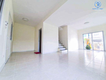 *****ทาวน์เฮ้าส์มือสองนนทบุรี โครงการ พฤกษา76 กาญจนาภิเษก เนื้อที่กว้างถึง 23.8 ตร.ว. ฟังก์ชัน 3 ห้องนอน 2 ห้องน้ำ 1 ที่จอดรถ บ้านสวยมาก รีโนเวทใหม่เรียบร้อย บนทำเลเดินทางสะดวก เชื่อมต่อ ถนนกาญจนาภิเษก, ถนนรัตนาธิเบศร์ ใกล้รถไฟฟ้าสายสีม่วง "สถานีตลาดบางใหญ่" และจุดขึ้นทางด่วน "ศรีรัช"