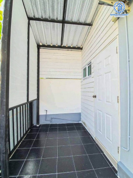 *****ทาวน์เฮ้าส์มือสองนนทบุรี โครงการ พฤกษา76 กาญจนาภิเษก เนื้อที่กว้างถึง 23.8 ตร.ว. ฟังก์ชัน 3 ห้องนอน 2 ห้องน้ำ 1 ที่จอดรถ บ้านสวยมาก รีโนเวทใหม่เรียบร้อย บนทำเลเดินทางสะดวก เชื่อมต่อ ถนนกาญจนาภิเษก, ถนนรัตนาธิเบศร์ ใกล้รถไฟฟ้าสายสีม่วง "สถานีตลาดบางใหญ่" และจุดขึ้นทางด่วน "ศรีรัช"