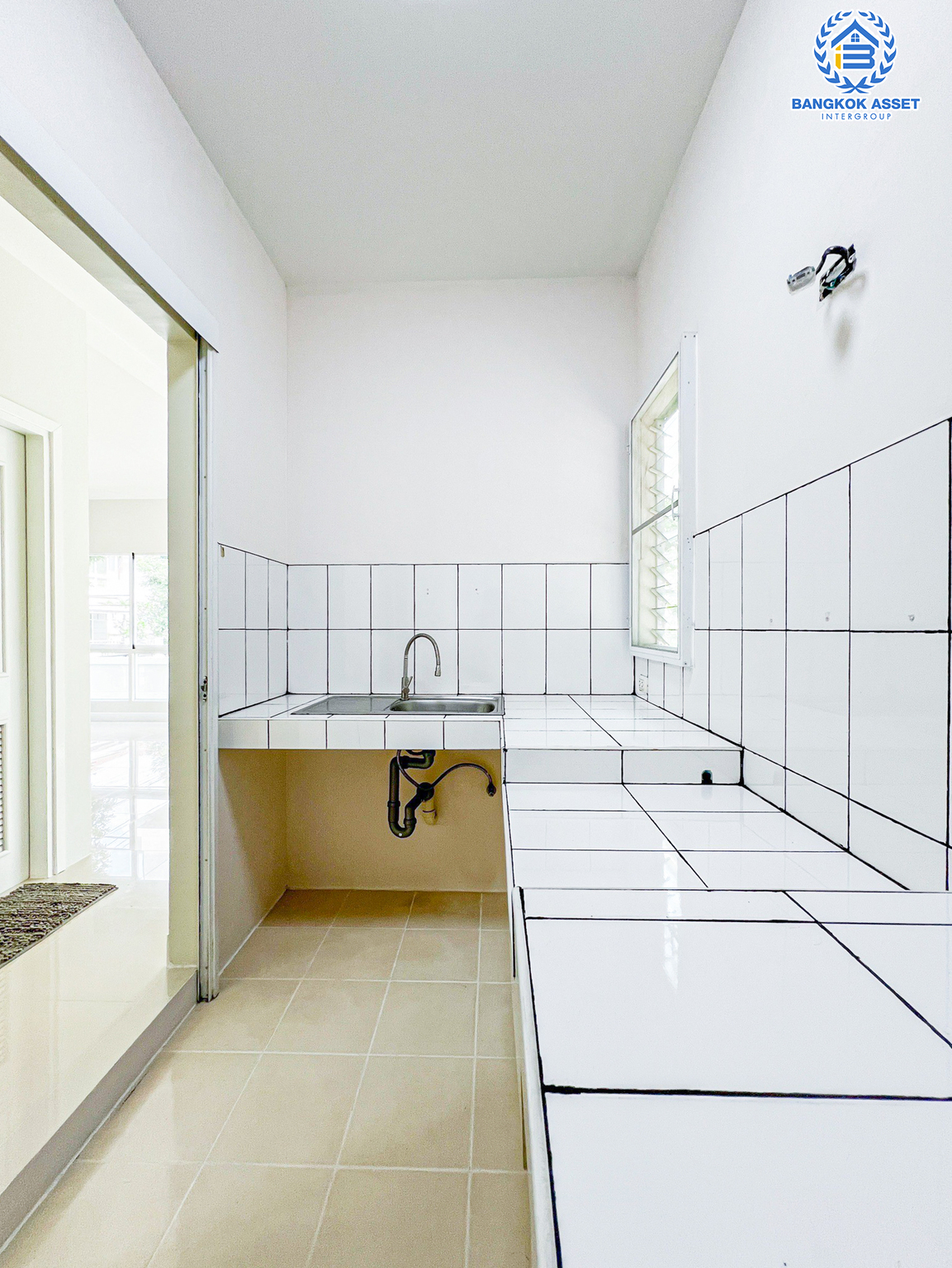 *****บ้านแฝดมือสอง โครงการ เพอร์เฟคพาร์ค บางบัวทอง คุณภาพแบรนด์ Property Perfect เนื้อที่ 36.70 ตร.ว. ฟังก์ชัน 3 ห้องนอน 2 ห้องน้ำ 2 ที่จอดรถ บ้านสวยสไตลโมเดิร์น พร้อมเข้าอยู่ เชื่อมต่อถนนกาญจนาภิเษก ถนนบางกรวย-กรุงเทพฯ ใกล้รถไฟฟ้าสายสีม่วง "สถานีคลองบางไผ่"