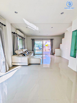 *****บ้านแฝดมือสอง โครงการ ศุภาลัยเบลล่า วงแหวน-ลำลูกกา เนื้อที่ 41.20 ตร.ว ฟังก์ชัน 4 ห้องนอน 2 ห้องน้ำ 2 ที่จอดรถ บ้านสวย บรรยากาศดี ได้พื้นที่กว้าง บนทำเลเชื่อมต่อถนนลำลูกกา ถนนคลอง4 ถนนกาญจาภิเษก ใกล้รถไฟฟ้าสายสีเขียว "สถานีคลอง4"