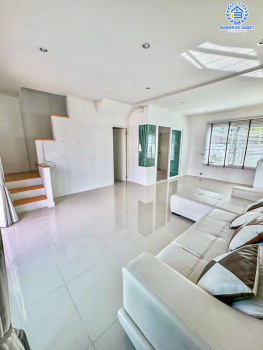 *****บ้านแฝดมือสอง โครงการ ศุภาลัยเบลล่า วงแหวน-ลำลูกกา เนื้อที่ 41.20 ตร.ว ฟังก์ชัน 4 ห้องนอน 2 ห้องน้ำ 2 ที่จอดรถ บ้านสวย บรรยากาศดี ได้พื้นที่กว้าง บนทำเลเชื่อมต่อถนนลำลูกกา ถนนคลอง4 ถนนกาญจาภิเษก ใกล้รถไฟฟ้าสายสีเขียว "สถานีคลอง4"