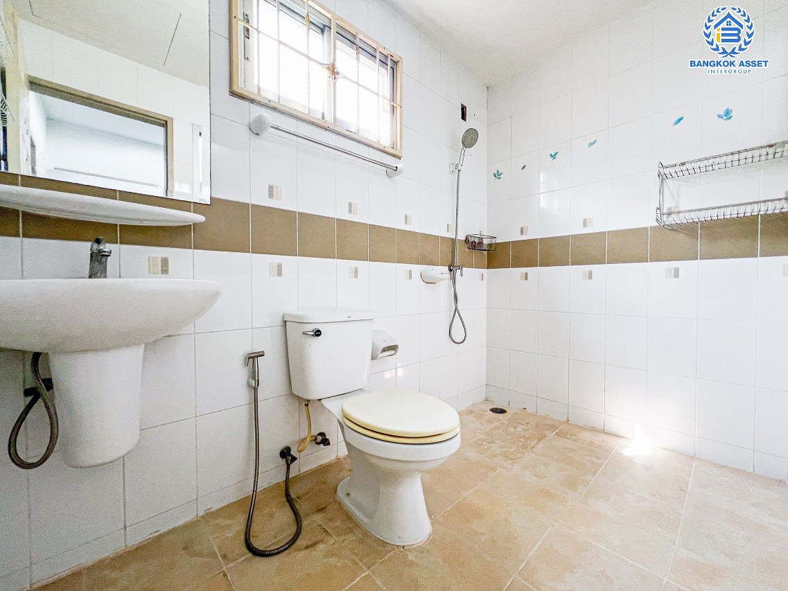 *****ทาวน์เฮ้าส์มือสองปทุมธานี โครงการ ศุภาลัยวิลล์ ปทุมธานี เนื้อที่ 17.2 ตร.ว. ฟังก์ชัน 2 ห้องนอน 2 ห้องน้ำ 1 ที่จอดรถ บ้านสภาพดี บนทำเลแห่งการเดินทาง เชื่อมต่อถนน 307, ถนนสะพานนนทบุรี-บางบัวทอง และจุดขึ้นทางด่วน "ศรีรัช" ในราคาสุดคุ้ม!