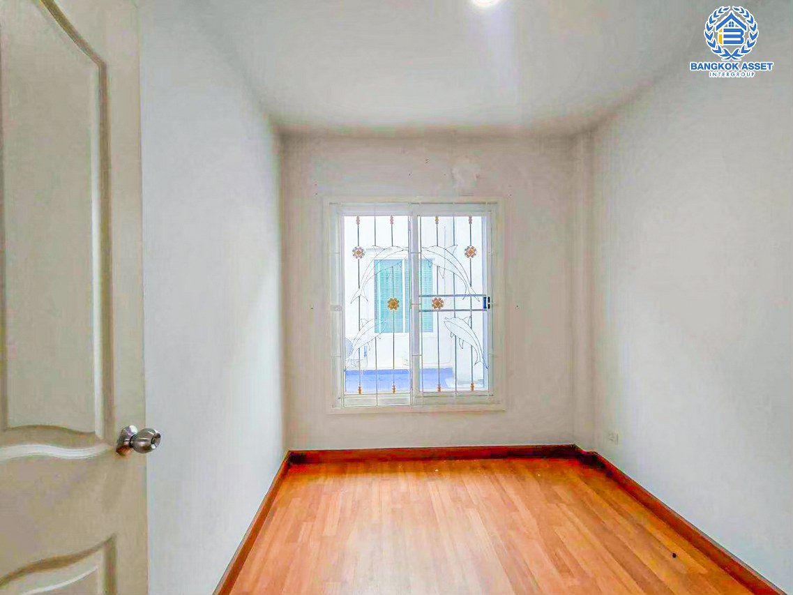 *****ทาวน์เฮ้าส์มือสองนครปฐม โครงการ The joy home อ้อมใหญ่-สามพราน เนื้อที่ 16.2 ตร.ว. ฟังก์ชัน 3 ห้องนอน 2 ห้องน้ำ 1 ที่จอดรถ แถมฟรี! 2 เครื่องปรับอากาศ บนทำเลแห่งการเดินทาง เชื่อมต่อ ถนนเพชรเกษม, ถนนพุทธมณฑลสาย 5 ใกล้บิ๊กซี อ้อมใหญ่ จองเลย!