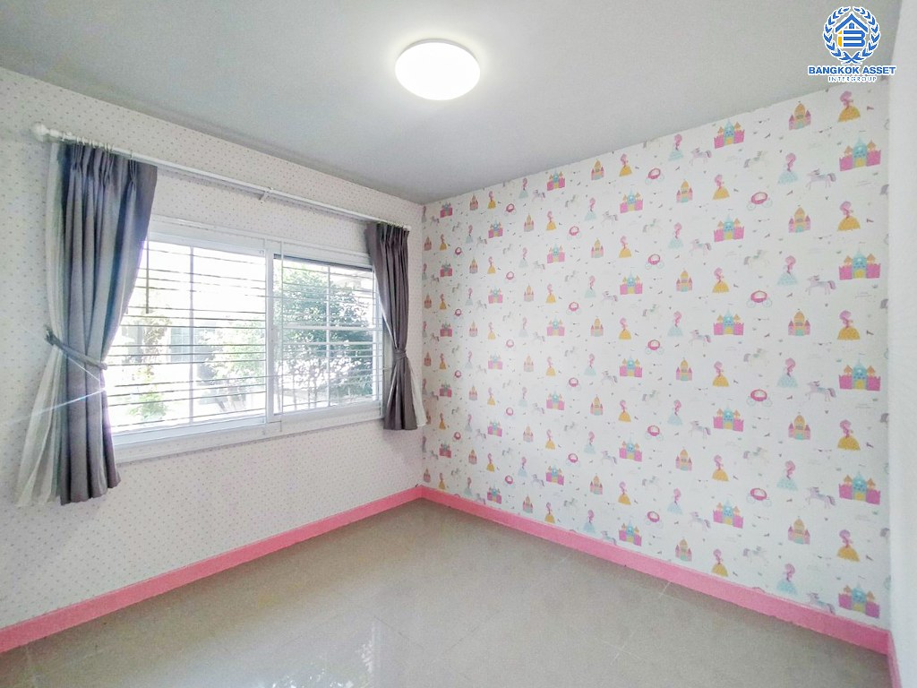 *****บ้านแฝดมือสอง โครงการ เดอะวิลเลจ เอ็กซ์คลูซีฟ บางนา กม.10 เนื้อที่ 31.20 ตร.ว. ฟังก์ชัน 4 ห้องนอน 2 ห้องน้ำ 2 ที่จอดรถ โครงการบนทำเลดี เชื่อมต่อถนนบางนา-ตราด ถนนศรีนครินทร์ ใกล้รถไฟฟ้าสายสีเขียว "สถานีวัดสกุล" และใกล้สนามบินสุวรรณภูมิ ใกล้วงแหวนกาญจนาภิเษก, ทางพิเศษบูรพาวิถี