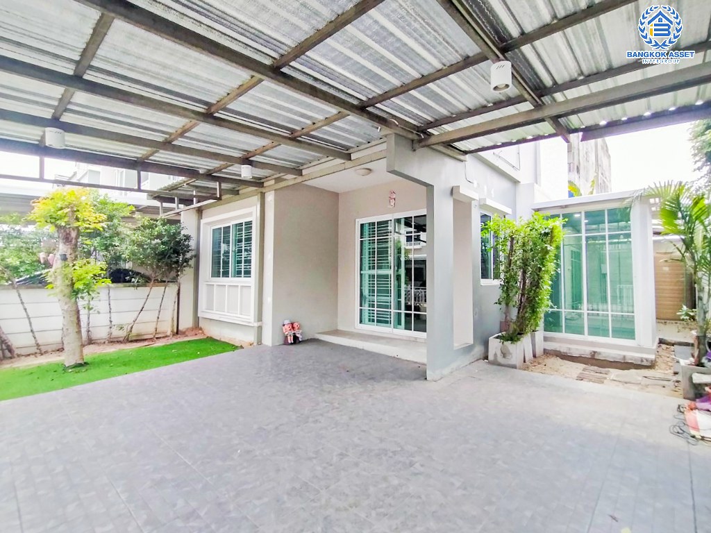 *****บ้านแฝดมือสอง โครงการ เดอะวิลเลจ เอ็กซ์คลูซีฟ บางนา กม.10 เนื้อที่ 31.20 ตร.ว. ฟังก์ชัน 4 ห้องนอน 2 ห้องน้ำ 2 ที่จอดรถ โครงการบนทำเลดี เชื่อมต่อถนนบางนา-ตราด ถนนศรีนครินทร์ ใกล้รถไฟฟ้าสายสีเขียว "สถานีวัดสกุล" และใกล้สนามบินสุวรรณภูมิ ใกล้วงแหวนกาญจนาภิเษก, ทางพิเศษบูรพาวิถี