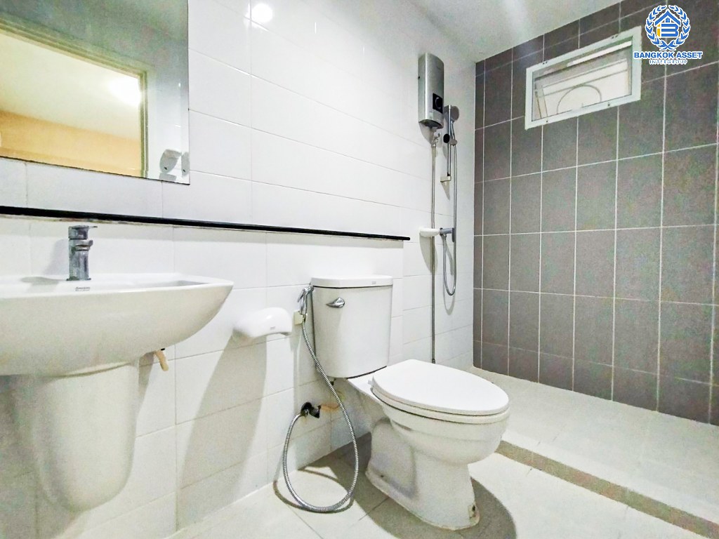 *****บ้านแฝดมือสอง โครงการ เดอะวิลเลจ เอ็กซ์คลูซีฟ บางนา กม.10 เนื้อที่ 31.20 ตร.ว. ฟังก์ชัน 4 ห้องนอน 2 ห้องน้ำ 2 ที่จอดรถ โครงการบนทำเลดี เชื่อมต่อถนนบางนา-ตราด ถนนศรีนครินทร์ ใกล้รถไฟฟ้าสายสีเขียว "สถานีวัดสกุล" และใกล้สนามบินสุวรรณภูมิ ใกล้วงแหวนกาญจนาภิเษก, ทางพิเศษบูรพาวิถี