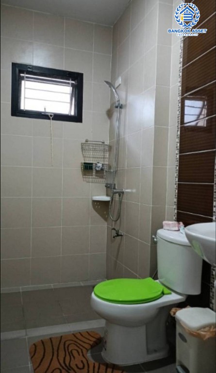 *****บ้านเดี่ยวมือสอง โครงการ เฮ้าส์ เดอะ ฮัมบูร์ก รามอินทรา-หทัยราษฎร์ เนื้อที่ 54.70 ตร.ว. ฟังก์ชัน 3 ห้องนอน 3 ห้องน้ำ 2 ที่จอดรถ โครงการบนทำเลเดินทางสะดวก เชื่อมต่อถนนหทัยราษร์ ถนนเลียบคลอง2 ถนนพระยาสุเรนทร์ ใกล้รถไฟฟ้าสายสีชมพู "สถานีเศรษฐบุตรบำเพ็ญ" และจุดขึ้นทางด่วน "จตุโชติ-สุขาภิบาล5"