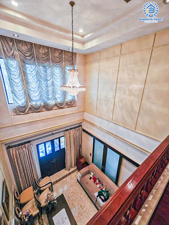 *****บ้านเดี่ยวมือสอง โครงการ ณุศาศิริ สาทร-ปิ่นกล้า เนื้อที่ 190.80 ตร.ว. ฟังก์ชัน 5 ห้องนอน 5 ห้องน้ำ 3 ที่จอดรถ บ้านหลังใหญ่ พร้อมสระว่ายน้ำ พื้นที่ใช้สอยกว้างขวาง โครงการบนทำเลศักยภาพ ที่เชื่อมต่อถนนบรมราชชนนี ถนนสิรินธร ถนนจรัญสนิทวงศ์ ใกล้รถไฟฟ้าสายสีน้ำเงิน "สถานีบางหว้า" และจุดขึ้นทางด่วน "ตลิ่งชัน"