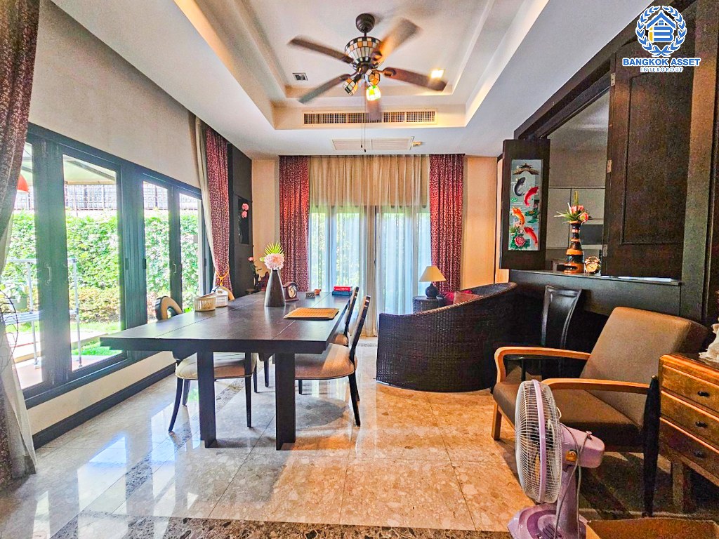 *****บ้านเดี่ยวมือสอง โครงการ ณุศาศิริ สาทร-ปิ่นกล้า เนื้อที่ 190.80 ตร.ว. ฟังก์ชัน 5 ห้องนอน 5 ห้องน้ำ 3 ที่จอดรถ บ้านหลังใหญ่ พร้อมสระว่ายน้ำ พื้นที่ใช้สอยกว้างขวาง โครงการบนทำเลศักยภาพ ที่เชื่อมต่อถนนบรมราชชนนี ถนนสิรินธร ถนนจรัญสนิทวงศ์ ใกล้รถไฟฟ้าสายสีน้ำเงิน "สถานีบางหว้า" และจุดขึ้นทางด่วน "ตลิ่งชัน"