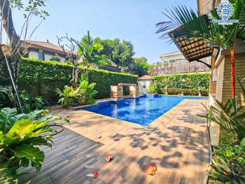 *****บ้านเดี่ยวมือสอง โครงการ ณุศาศิริ สาทร-ปิ่นกล้า เนื้อที่ 190.80 ตร.ว. ฟังก์ชัน 5 ห้องนอน 5 ห้องน้ำ 3 ที่จอดรถ บ้านหลังใหญ่ พร้อมสระว่ายน้ำ พื้นที่ใช้สอยกว้างขวาง โครงการบนทำเลศักยภาพ ที่เชื่อมต่อถนนบรมราชชนนี ถนนสิรินธร ถนนจรัญสนิทวงศ์ ใกล้รถไฟฟ้าสายสีน้ำเงิน "สถานีบางหว้า" และจุดขึ้นทางด่วน "ตลิ่งชัน"