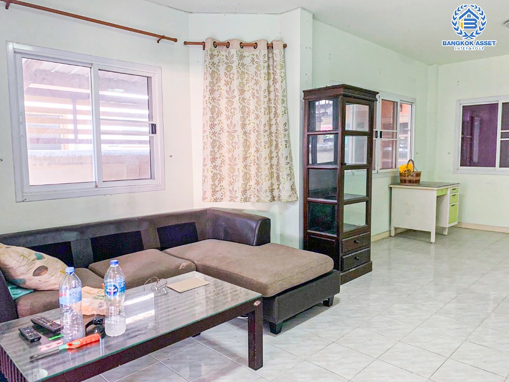 *****บ้านเดี่ยวมือสอง โครงการ บ้านรุ่งอรุณ กาญจนาภิเษก เนื้อที่ 53.40 ตร.ว. ฟังก์ชัน 3 ห้องนอน 2 ห้องน้ำ 2 ที่จอดรถ บ้านสวย เหมือนใหม่พร้อมเข้าอยู่ ได้พื้นที่ใช้สอยกว้างขวาง บนโครงการเดินทางสะดวก เชื่อมต่อถนนกาญจนาภิเษก ถนนบางใหญ่-บางบัวทอง ถนนบรมราชชนนี และจุดขึ้นทางด่วน "ศรีรัช"