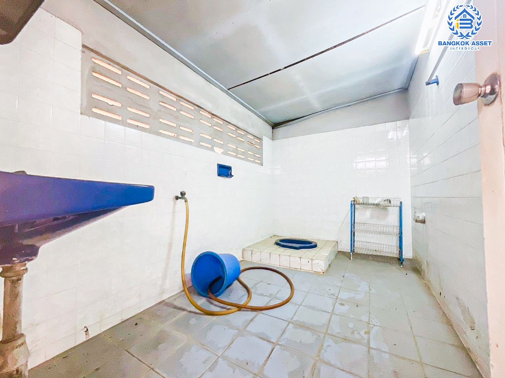 *****บ้านเดี่ยวมือสอง โครงการ ซอยชูชาติอนุสรณ์3 เนื้อที่ 91 ตร.ว. ฟังก์ชัน 3 ห้องนอน 2 ห้องน้ำ 2 ที่จอดรถ ที่ดินกว้าง เหมาะสำหรับการปลูกบ้านใหม่ หรือเพื่อการลงทุน โครงการบนทำเลเดินทางสะดวก เชื่อมต่อถนนแจ้งวัฒนะ ถนนเลี่ยงเมืองปากเกร็ด ถนนสามัคคี ใกล้รถไฟฟ้าสายสีชมพู และจุดขึ้นทางด่วน "แจ้งวัฒนะ"