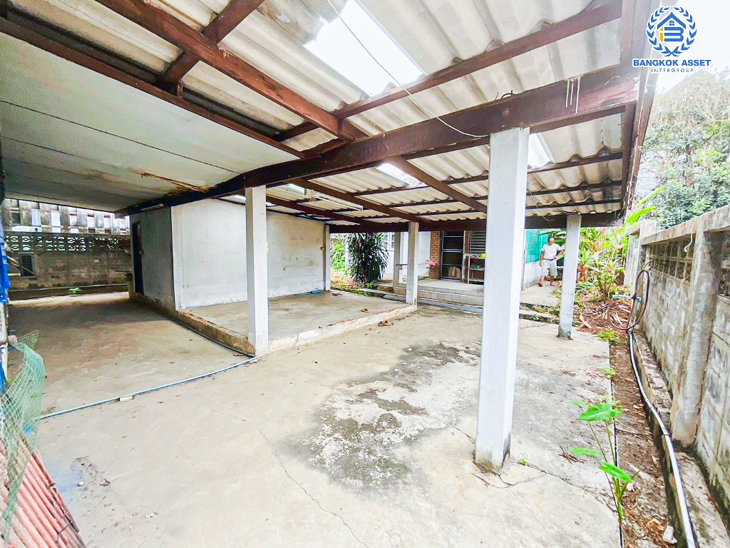 *****บ้านเดี่ยวมือสอง โครงการ ซอยชูชาติอนุสรณ์3 เนื้อที่ 91 ตร.ว. ฟังก์ชัน 3 ห้องนอน 2 ห้องน้ำ 2 ที่จอดรถ ที่ดินกว้าง เหมาะสำหรับการปลูกบ้านใหม่ หรือเพื่อการลงทุน โครงการบนทำเลเดินทางสะดวก เชื่อมต่อถนนแจ้งวัฒนะ ถนนเลี่ยงเมืองปากเกร็ด ถนนสามัคคี ใกล้รถไฟฟ้าสายสีชมพู และจุดขึ้นทางด่วน "แจ้งวัฒนะ"