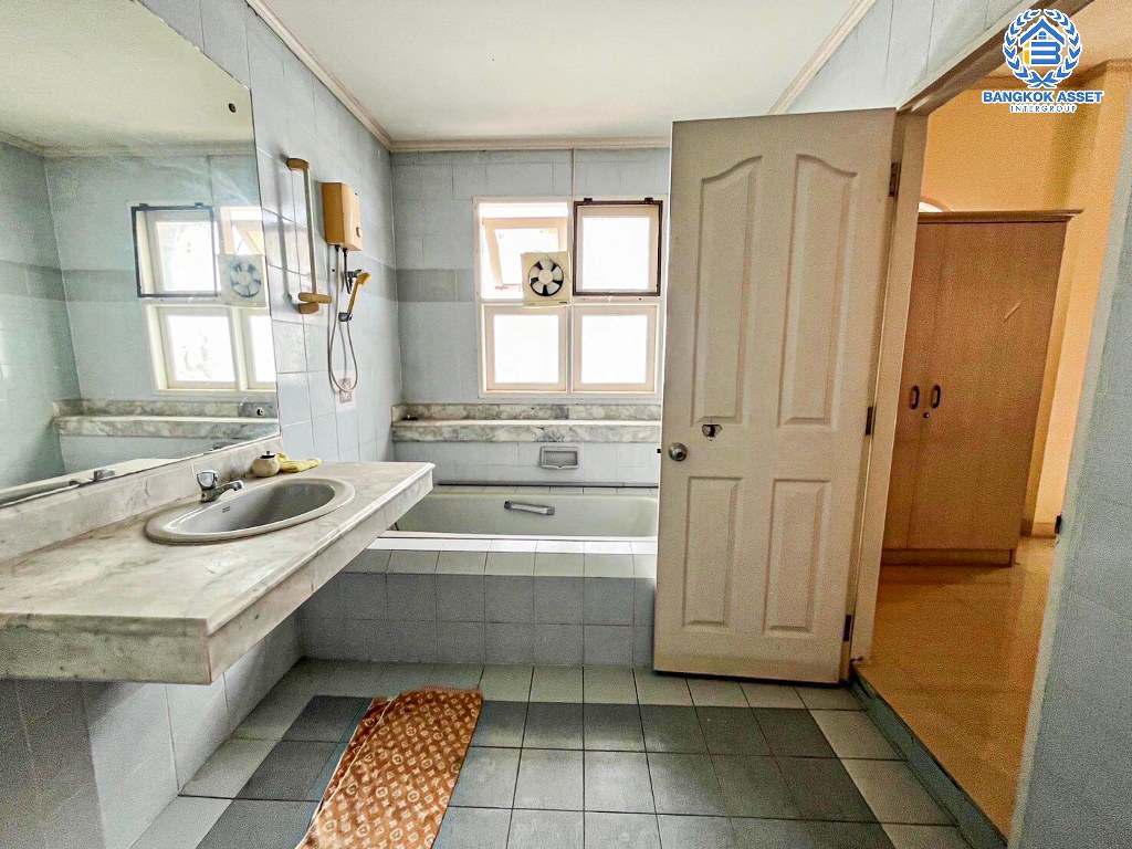 *****บ้านเดี่ยวมือสอง โครงการ ชัยพฤกษ์ บางบัวทอง หลังมุม บ้านคุณภาพจาก L&H เนื้อที่ 105.70 ตร.ว. ฟังก์ชัน 3 ห้องนอน 3 ห้องน้ำ 3 ที่จอดรถ บ้านเหมือนใหม่ พร้อมเข้าอยู่ โครงการบนทำเลดี เชื่อมต่อถนนราชพฤกษ์ ถนนรัตนาธิเบศร์ ถนนบางกรวย-ไทรน้อย ใกล้รถไฟฟ้าสายสีม่วง "สถานีแยกบางพลู"...