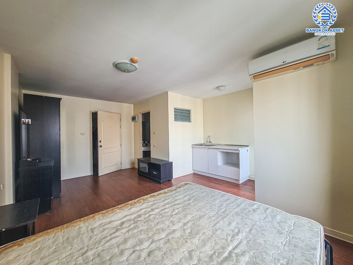 *****คอนโดมิเนียมมือสองนนทบุรี โครงการ คอนโดลุมพินีทาวน์ รัตนาธิเบศร์ พื้นที่ใช้สอย 25.08 ตร.ม. ฟังก์ชัน 1 ห้องนอน 1 ห้องน้ำ ห้องพร้อมเข้าอยู่ บนทำเลเดินทางสะดวก ติดถนนรัตนาธิเบศร์ เพียง 6 นาทีรถไฟฟ้าสายสีม่วง "สถานีสะพานพระนั่งเกล้า" และใกล้ทางด่วน "ศรีรัช" ในราคาสุดคุ้ม!