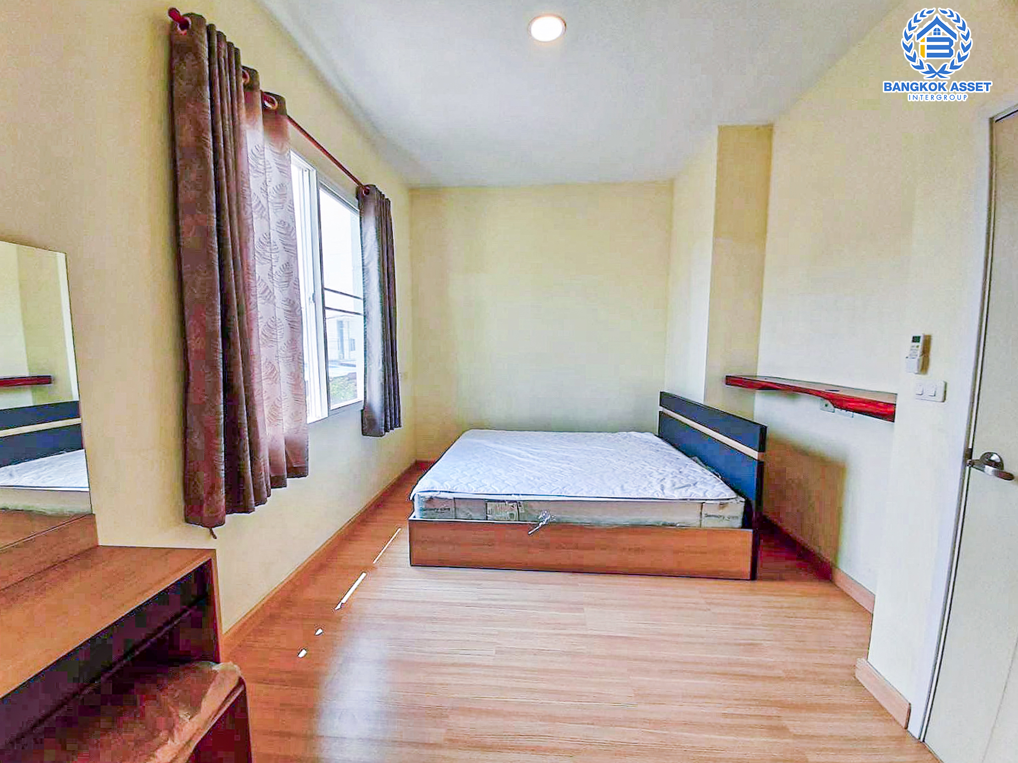 *****ทาวน์เฮ้าส์มือสอง โครงการ กัสโต้ เพชรเกษม-ทวีวัฒนา หลังมุม เนื้อที่ 29.20 ตร.ว. ฟังก์ชัน 3 ห้องนอน 2 ห้องน้ำ 2 ที่จอดรถ  สภาพดี พร้อมอยู่บนทำเลย่านฝั่งธนฯโครงการบนทำเลเดินทางสะดวก เชื่อมต่อถนนเพชรเกษม ถนนพุทธมณฑลสาย4 ถนนสิรินธร ใกล้รถไฟฟ้าสายสีน้ำเงิน "สถานีเพชรเกษม48" และ "สถานีทวีวัฒนา"